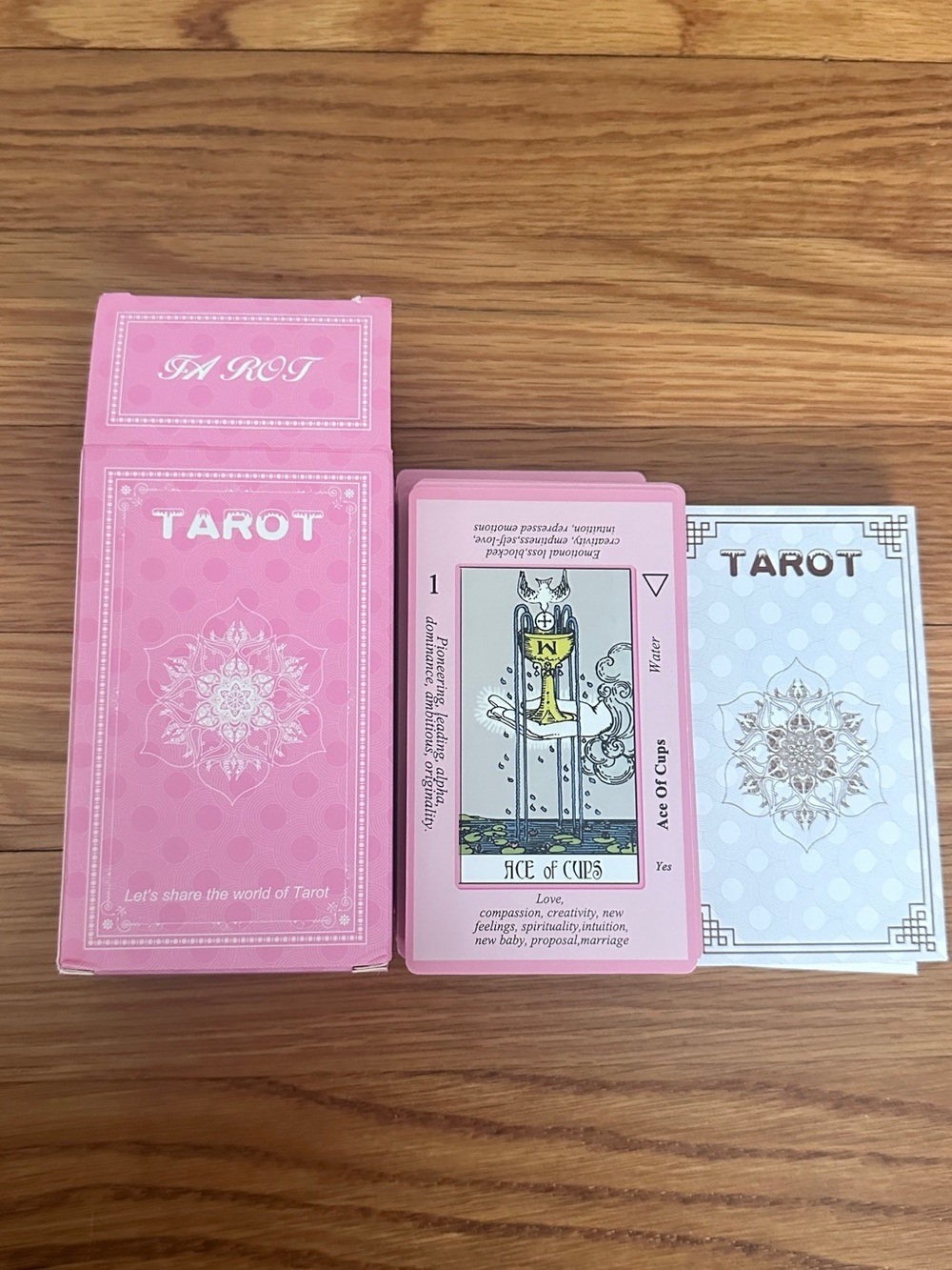 Tarot cards set